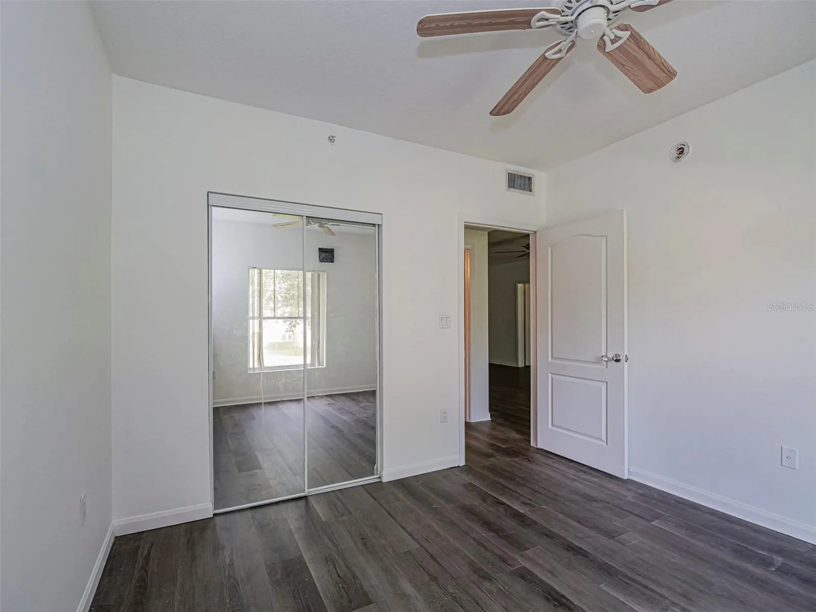 5090 FAIRWAYS CIR #H206, #H206