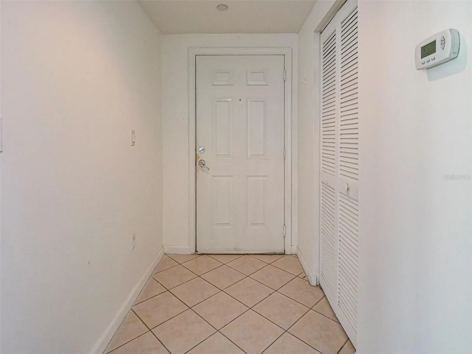 5090 FAIRWAYS CIR #H206, #H206