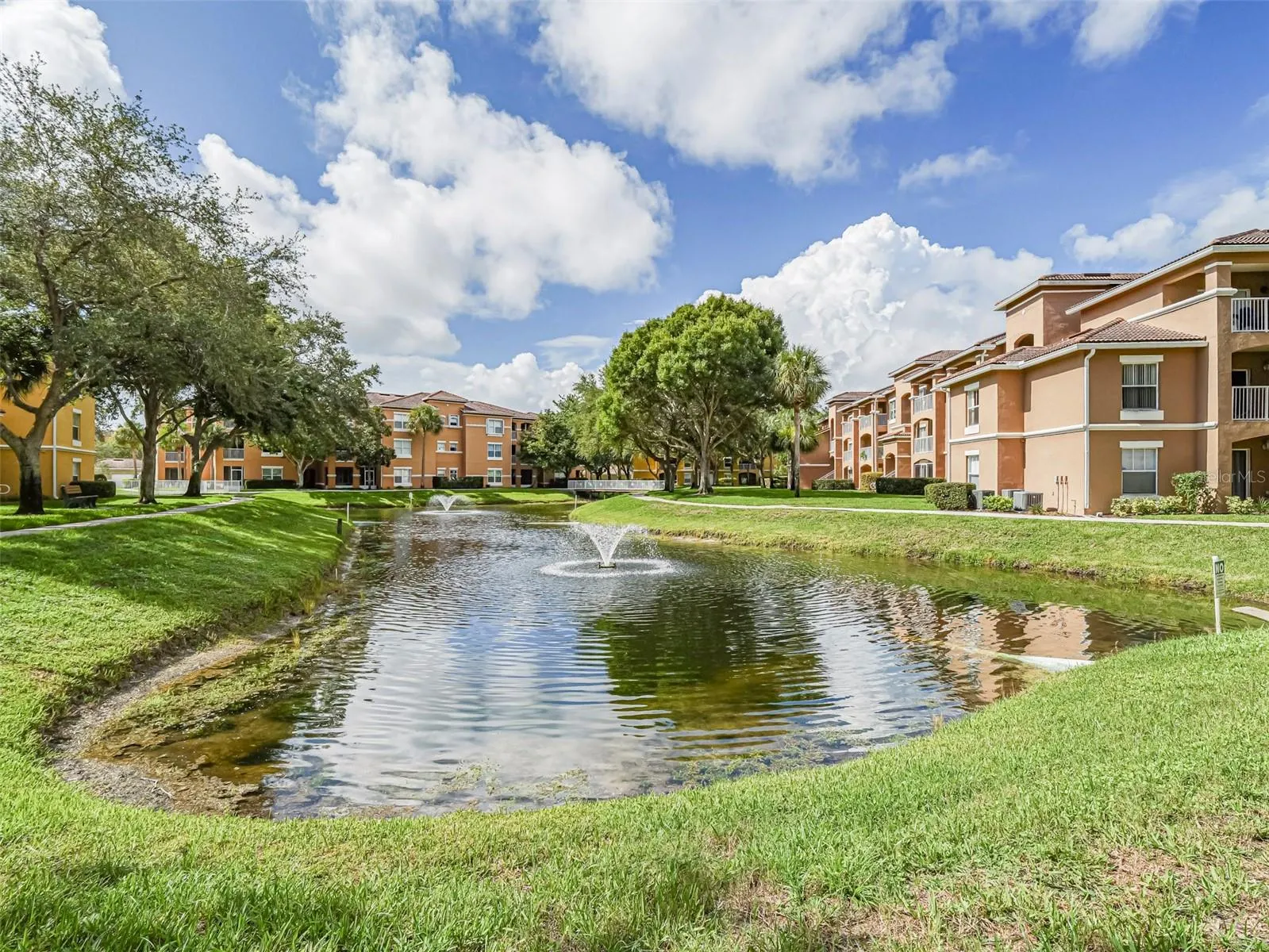5090 FAIRWAYS CIR #H206, #H206