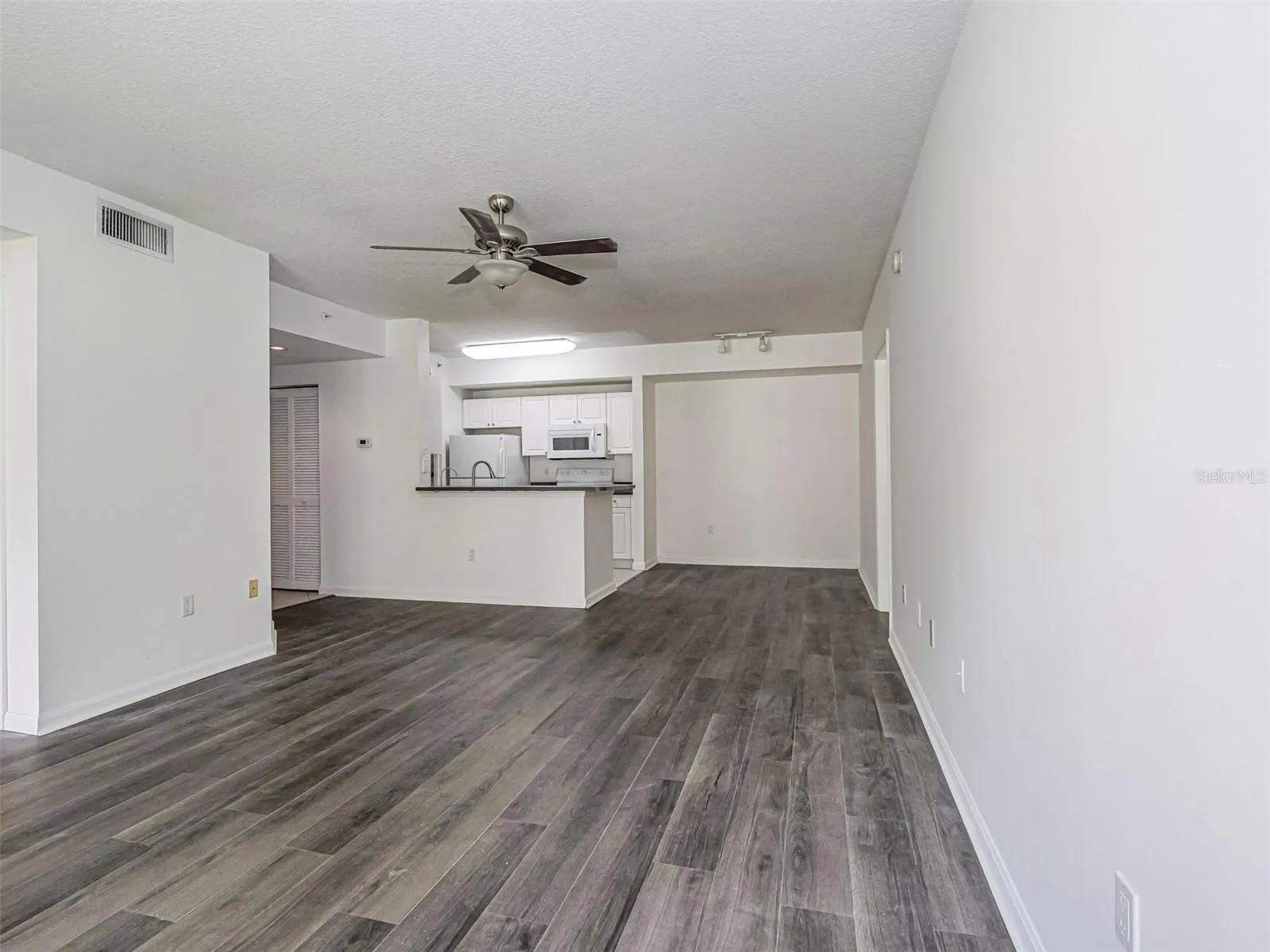 5090 FAIRWAYS CIR #H206, #H206