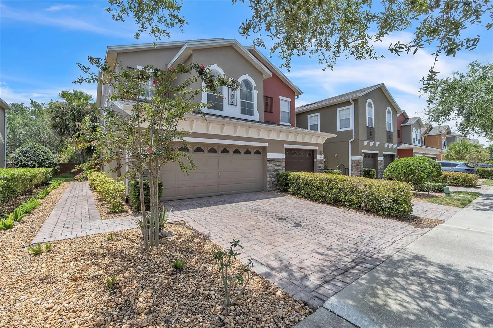 9462 SILVER BUTTONWOOD ST