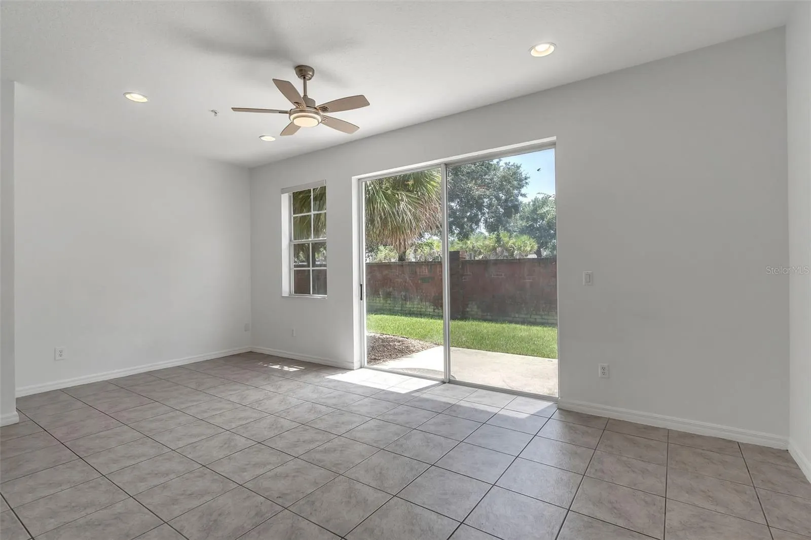 9462 SILVER BUTTONWOOD ST