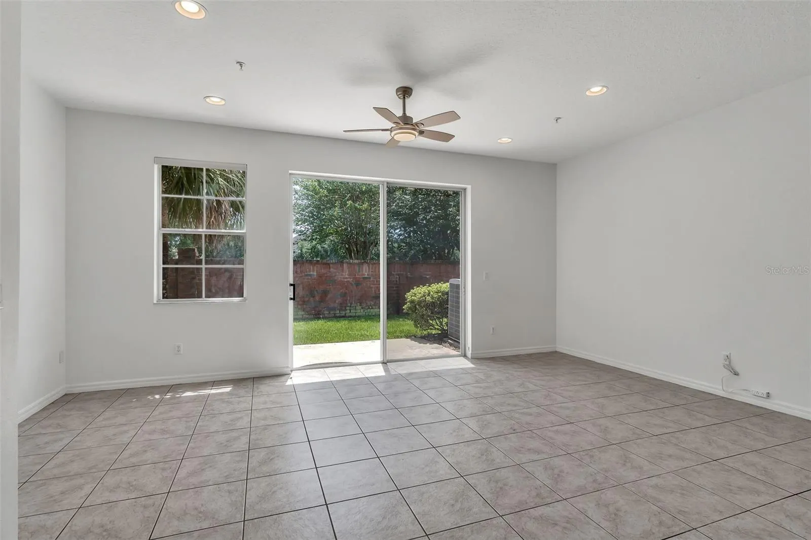 9462 SILVER BUTTONWOOD ST