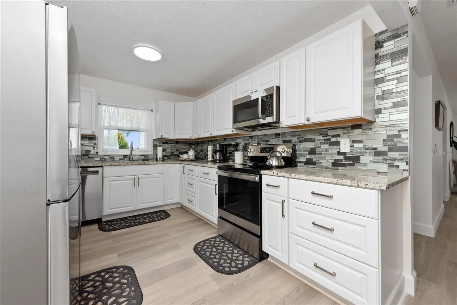 52 N YORK RD