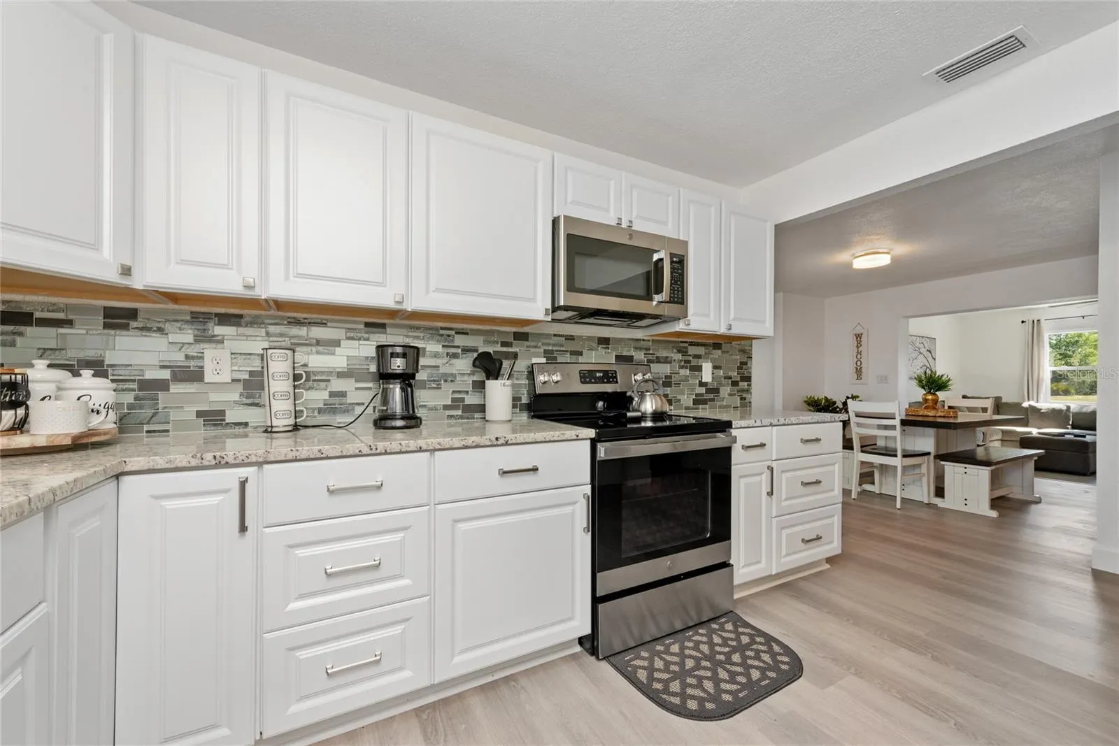 52 N YORK RD