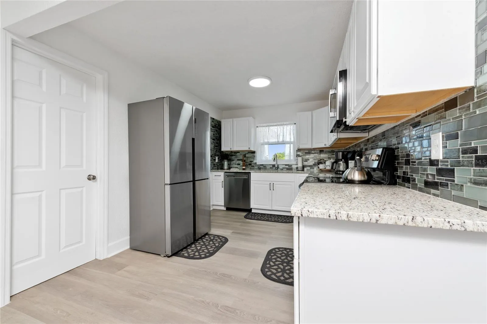 52 N YORK RD