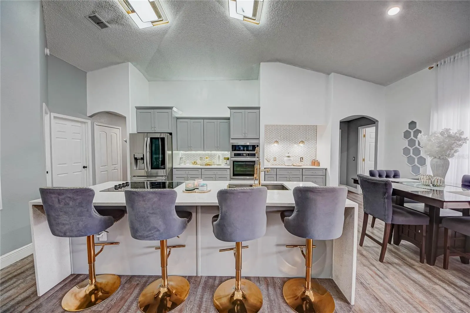 343 AYLESBURY CT