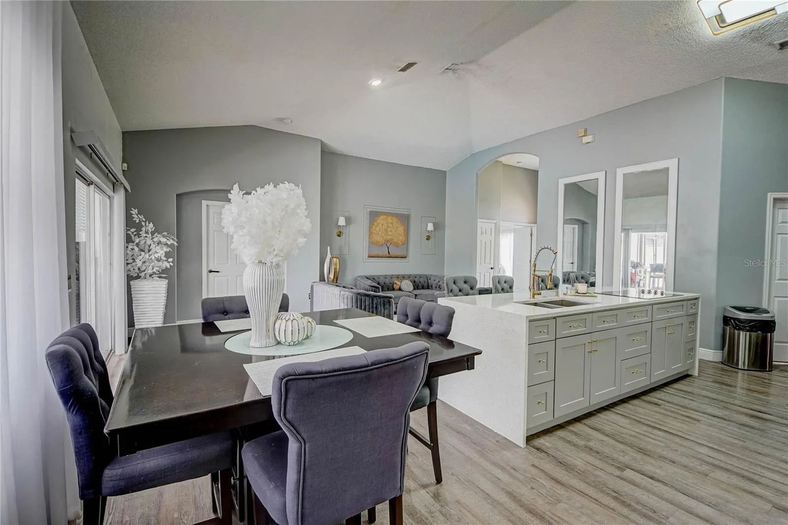 343 AYLESBURY CT