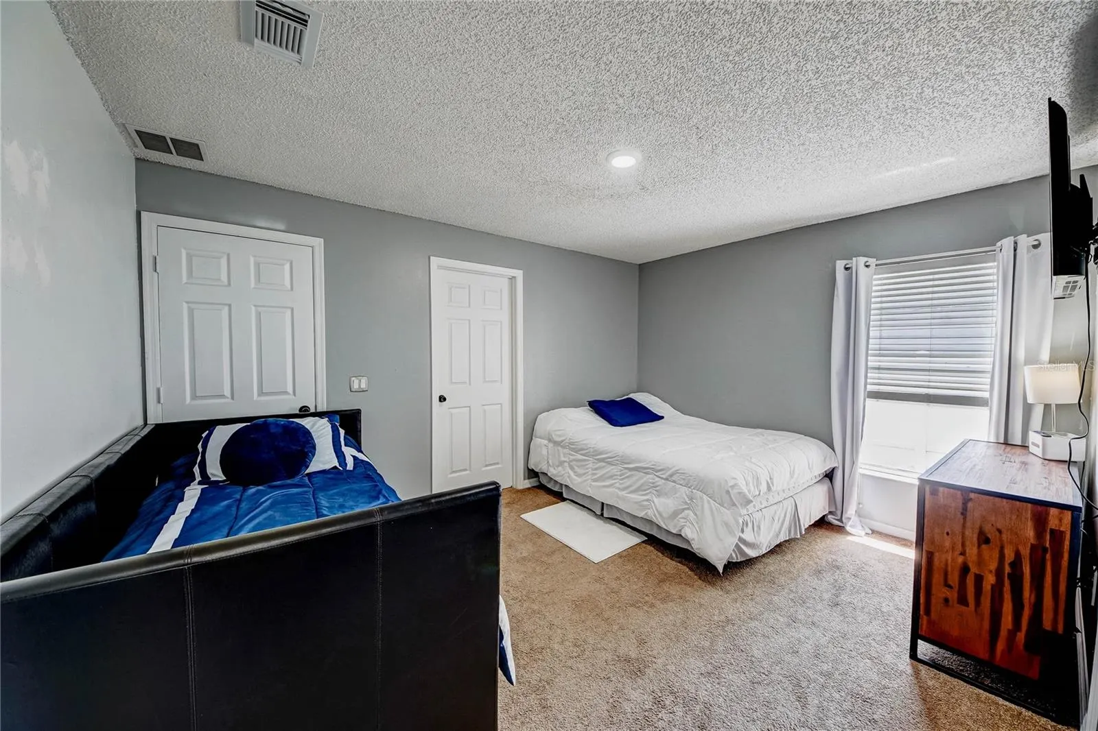 343 AYLESBURY CT