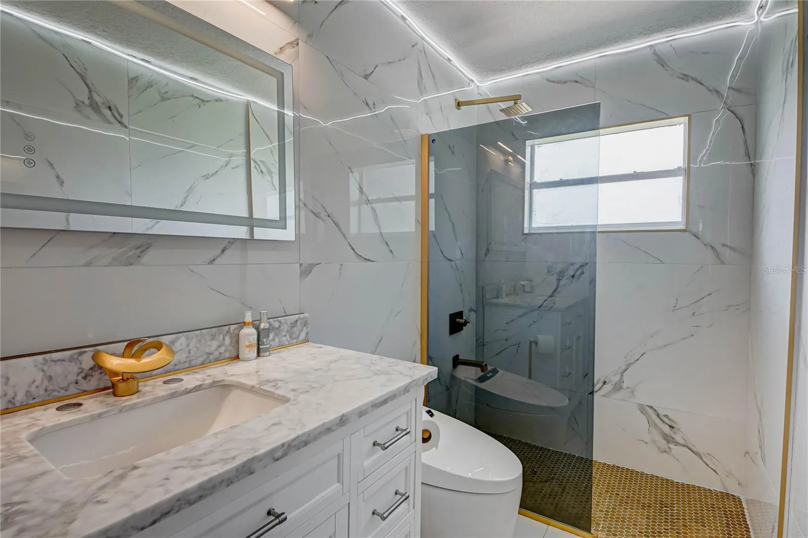 343 AYLESBURY CT