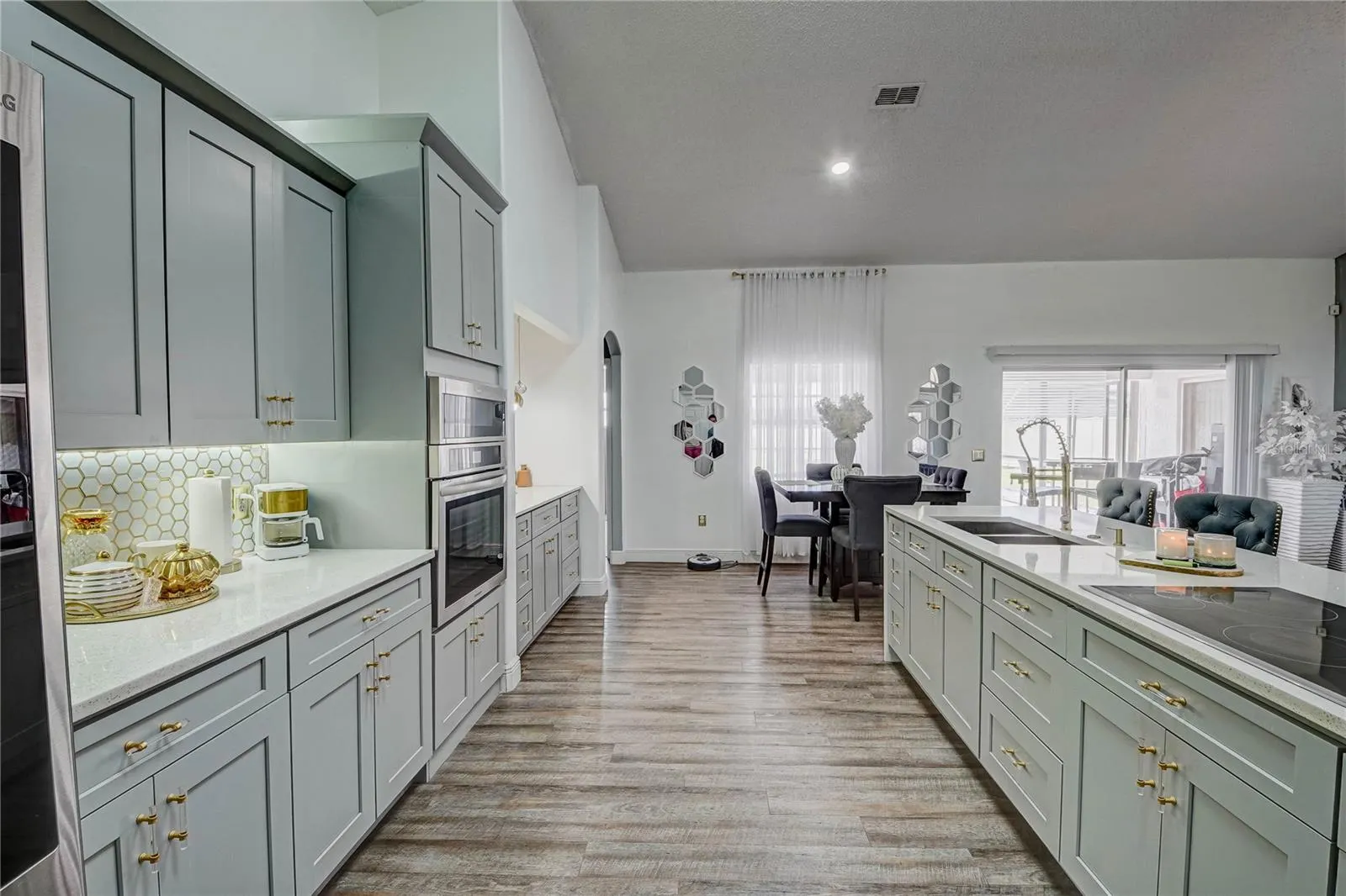 343 AYLESBURY CT