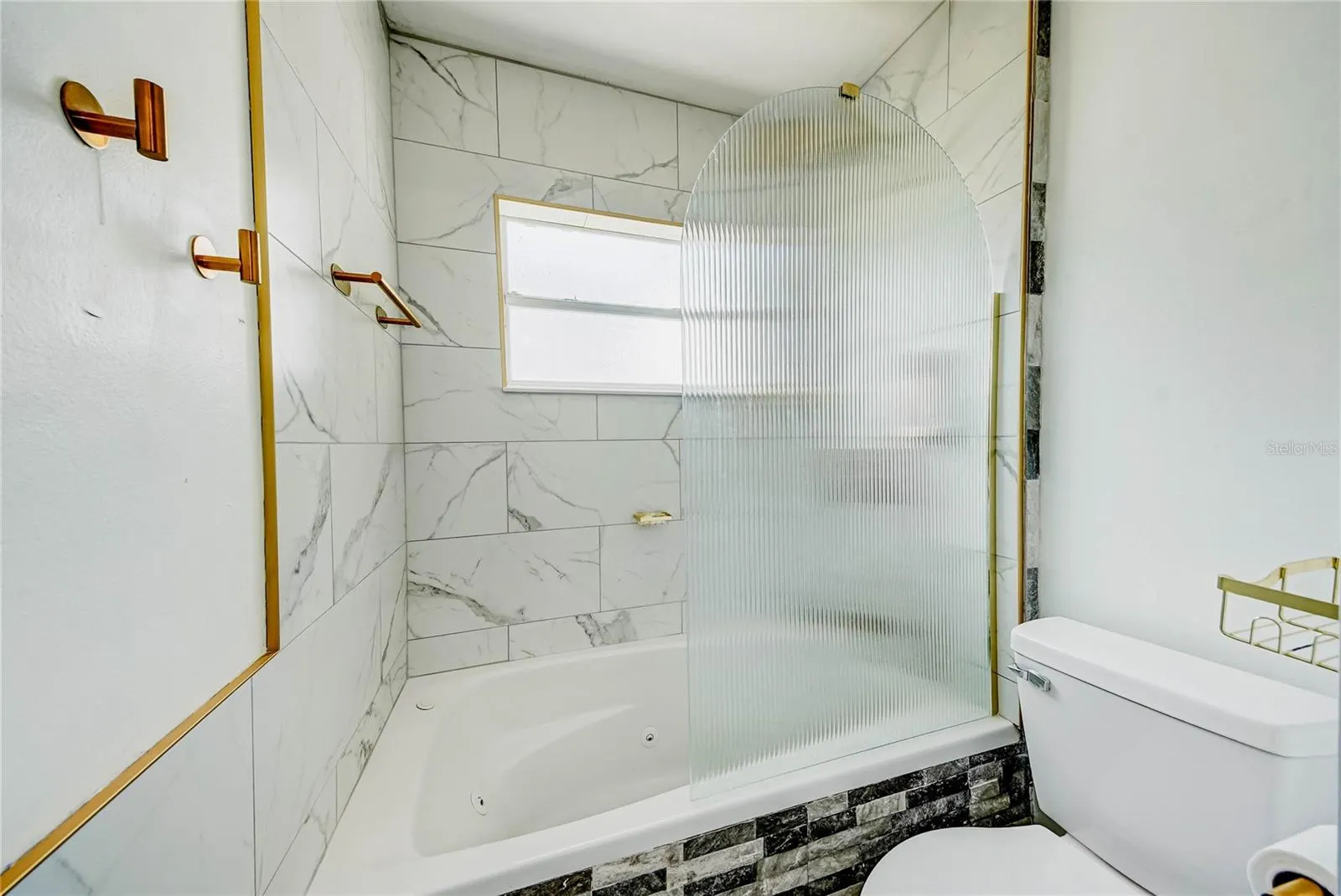 343 AYLESBURY CT