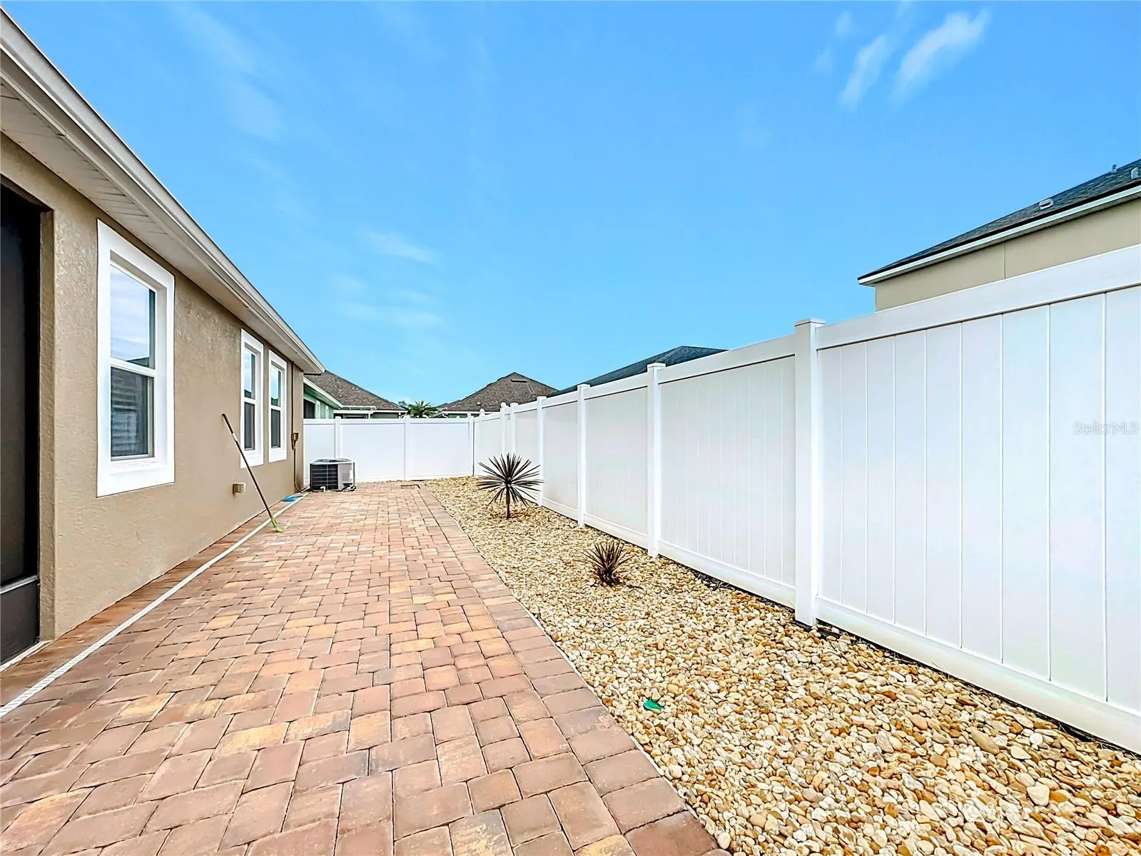 2541 SEGGOLIA LN