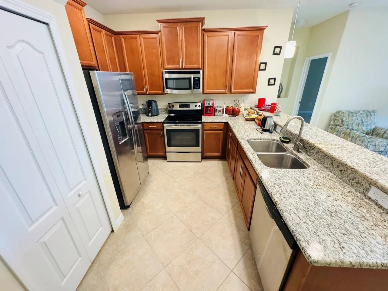 3308 RODRICK CIR