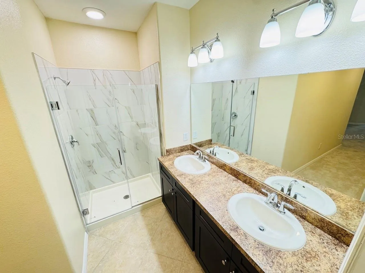 3308 RODRICK CIR