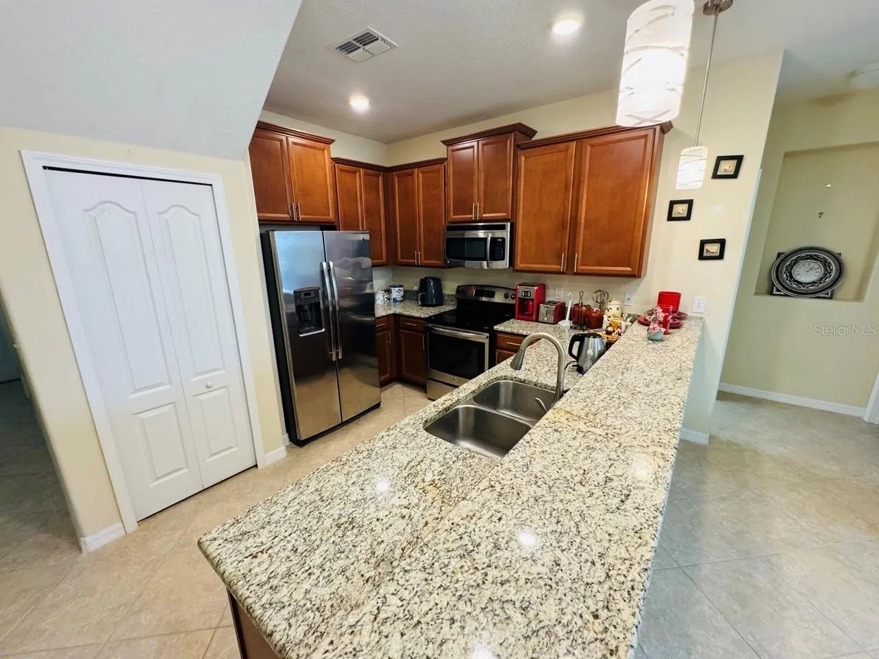 3308 RODRICK CIR