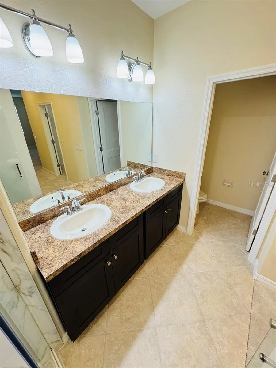3308 RODRICK CIR