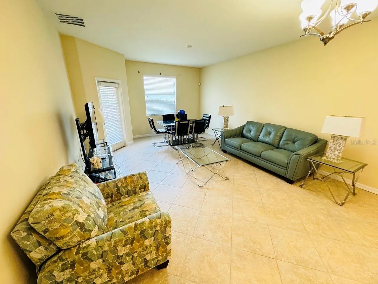 3308 RODRICK CIR
