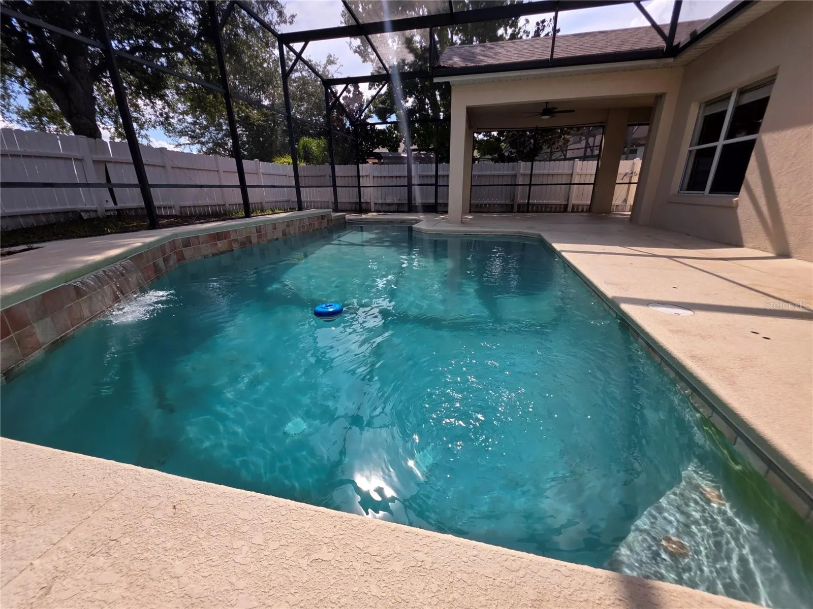 1527 DERBY GLEN DR
