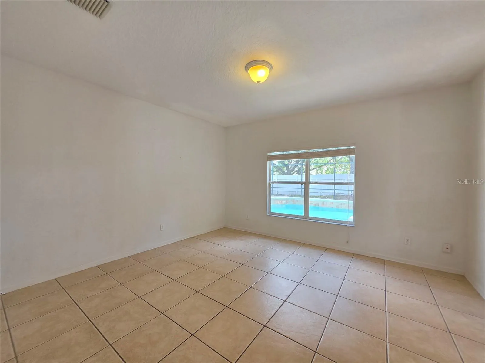 1527 DERBY GLEN DR