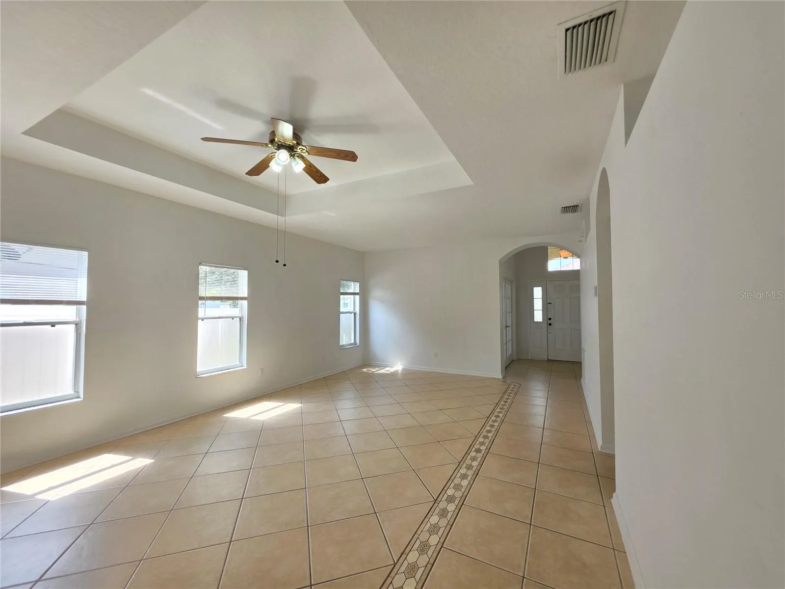 1527 DERBY GLEN DR
