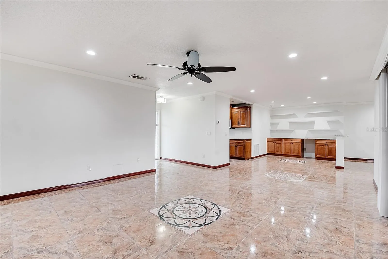 219 IOWA WOODS CIR W