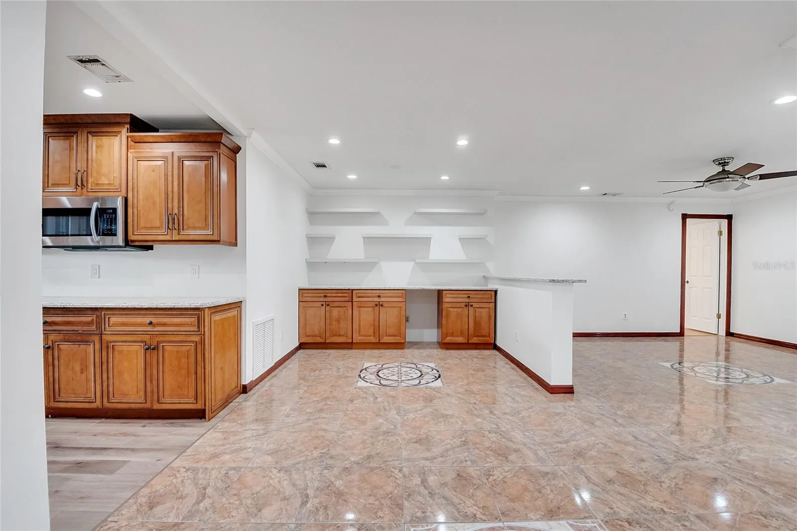 219 IOWA WOODS CIR W