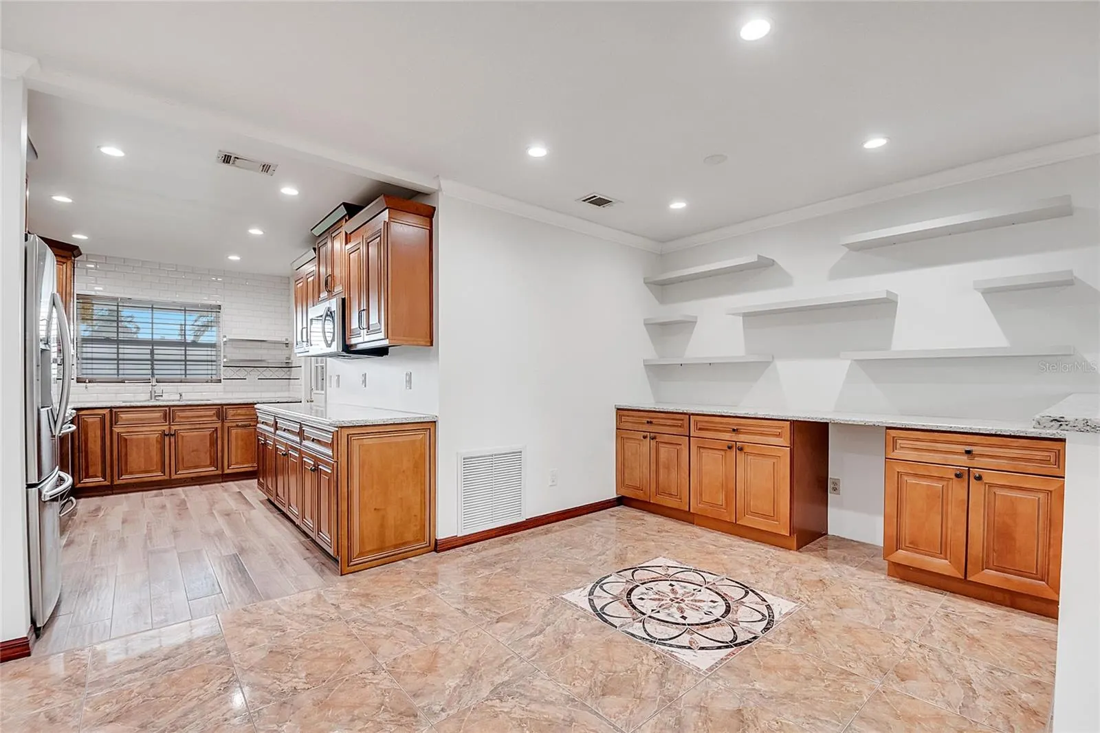 219 IOWA WOODS CIR W
