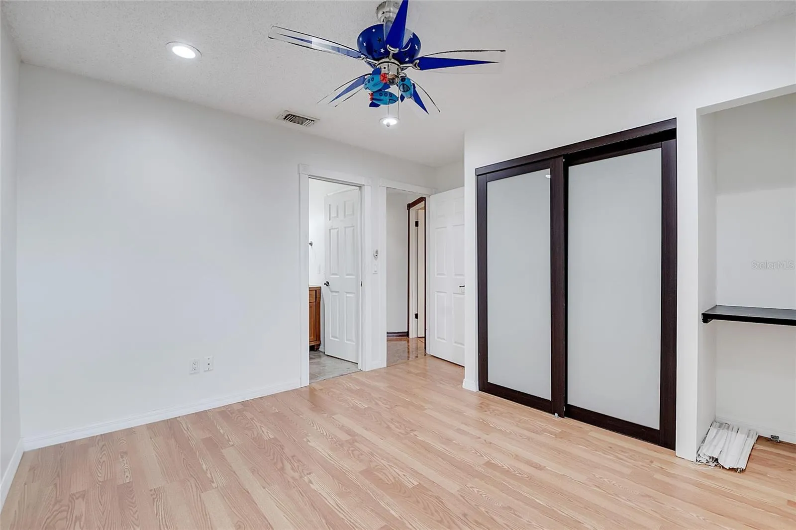 219 IOWA WOODS CIR W