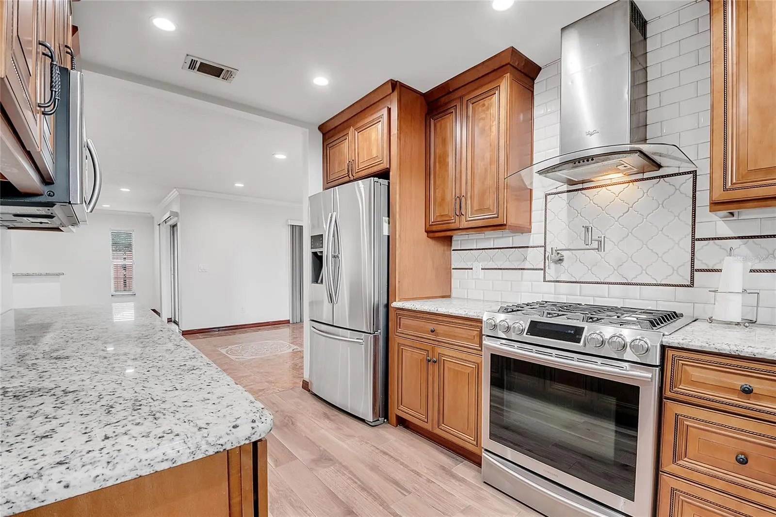 219 IOWA WOODS CIR W