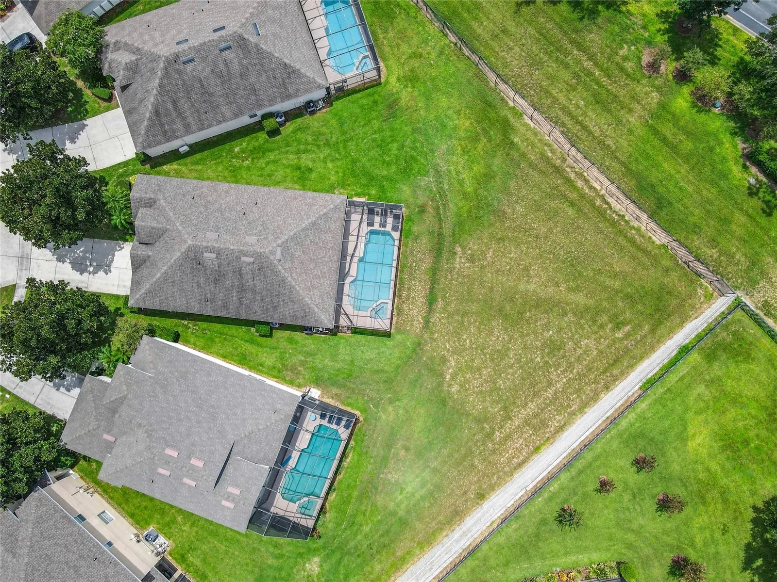 7763 BASNETT CIR