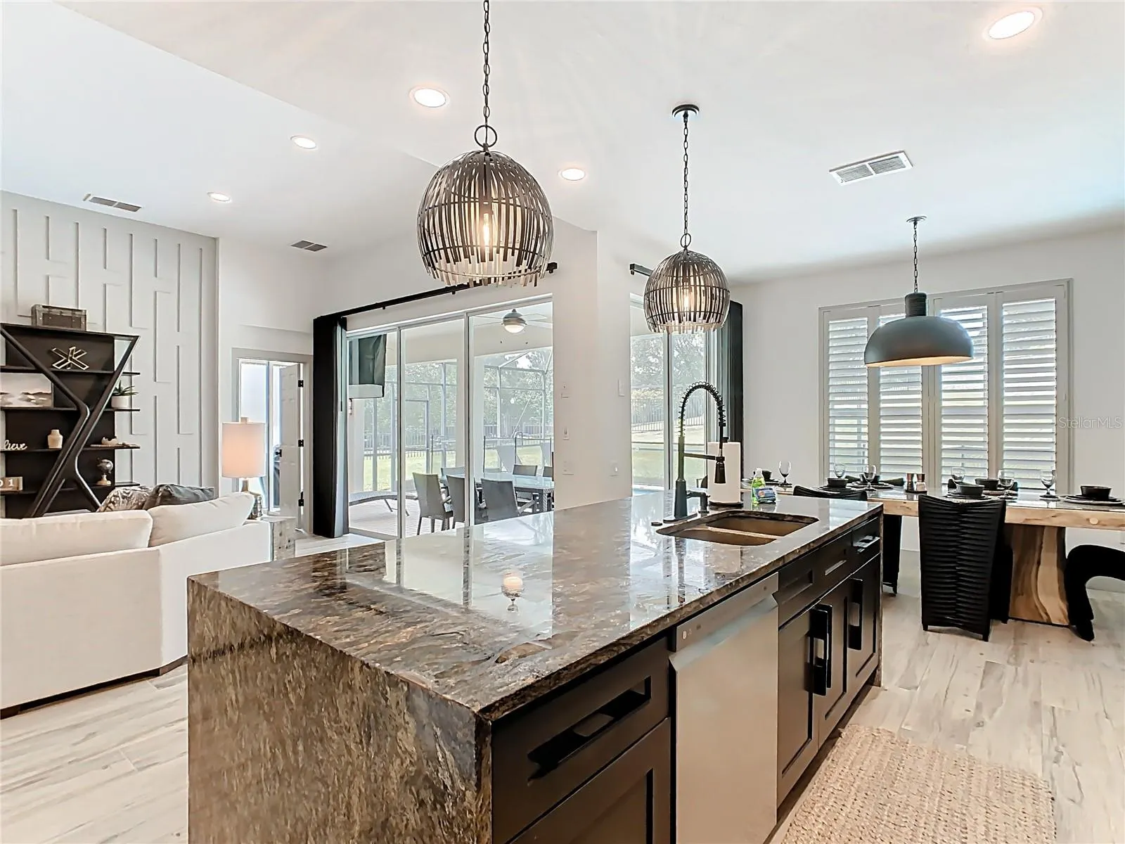7763 BASNETT CIR