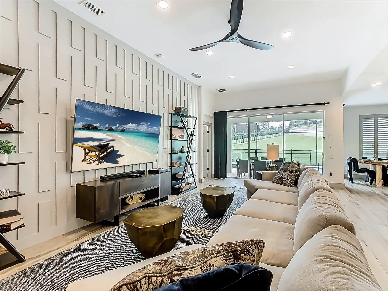 7763 BASNETT CIR