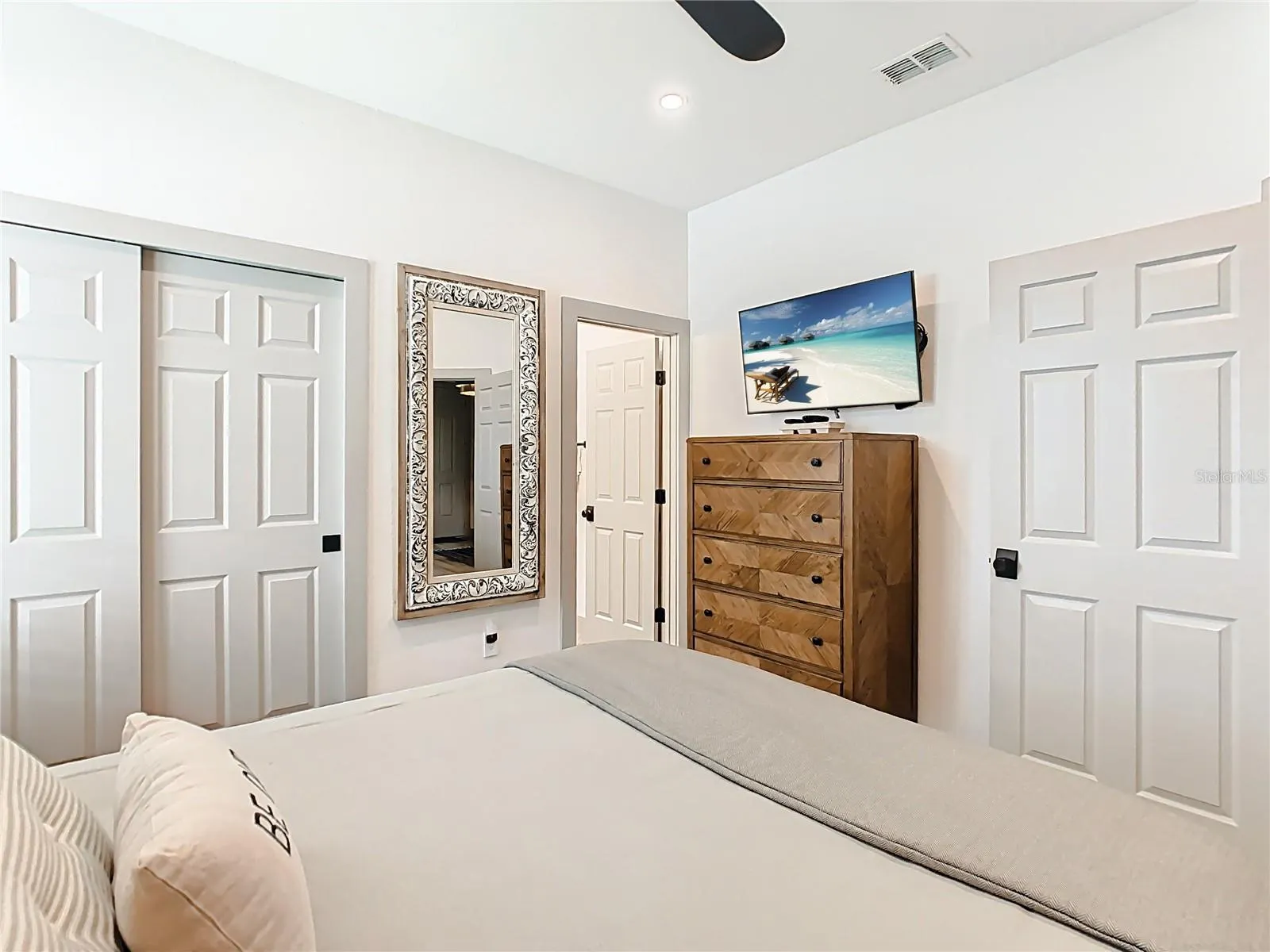 7763 BASNETT CIR
