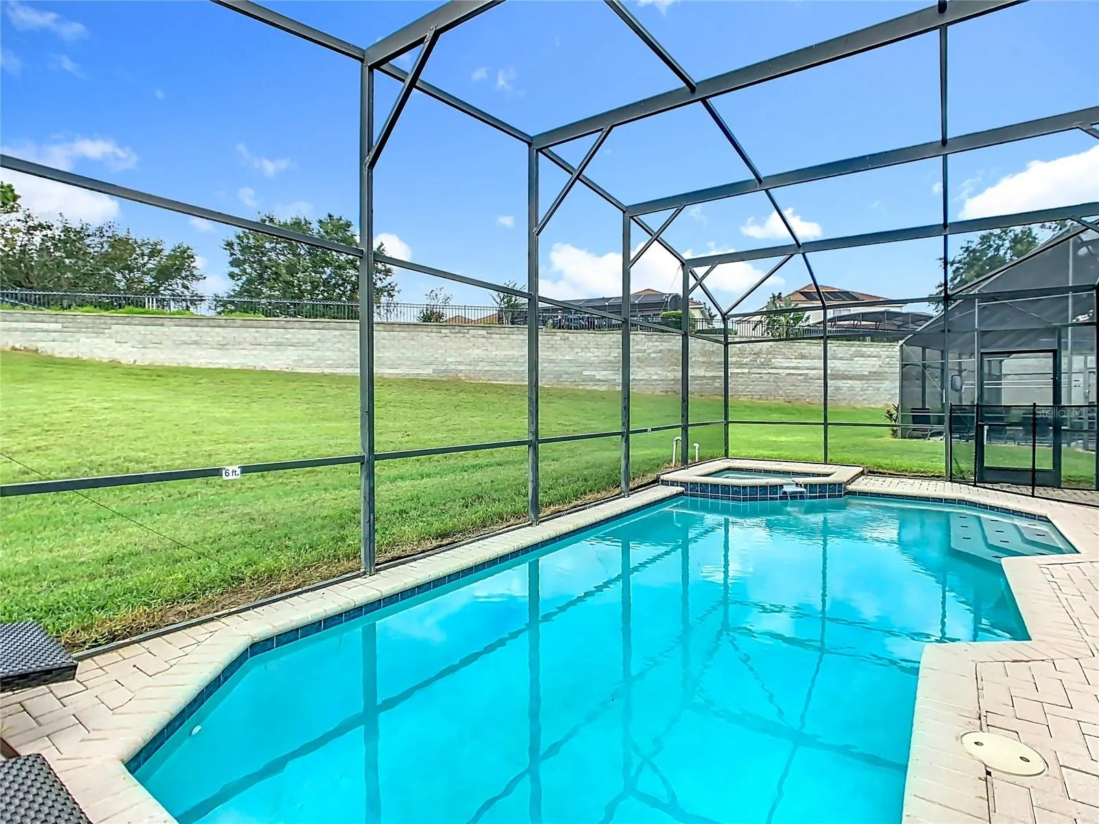 7763 BASNETT CIR