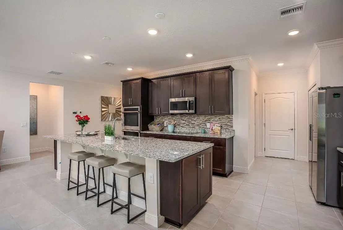 9067 APPLE VALLEY AVE