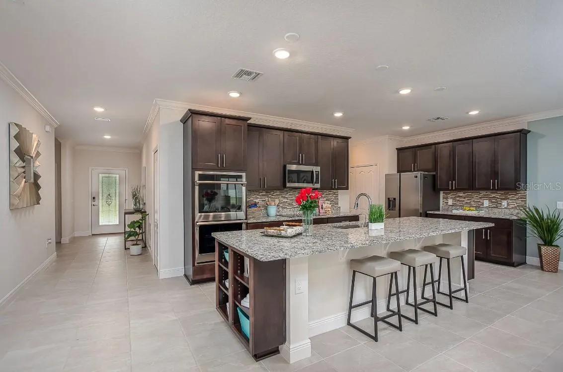 9067 APPLE VALLEY AVE