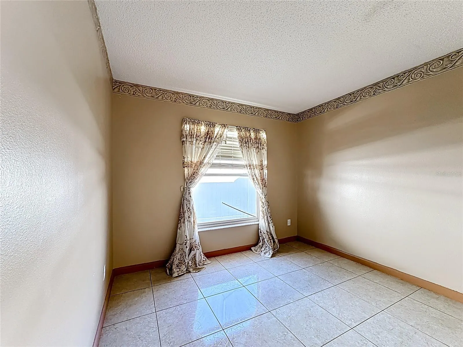 668 STERLING DR