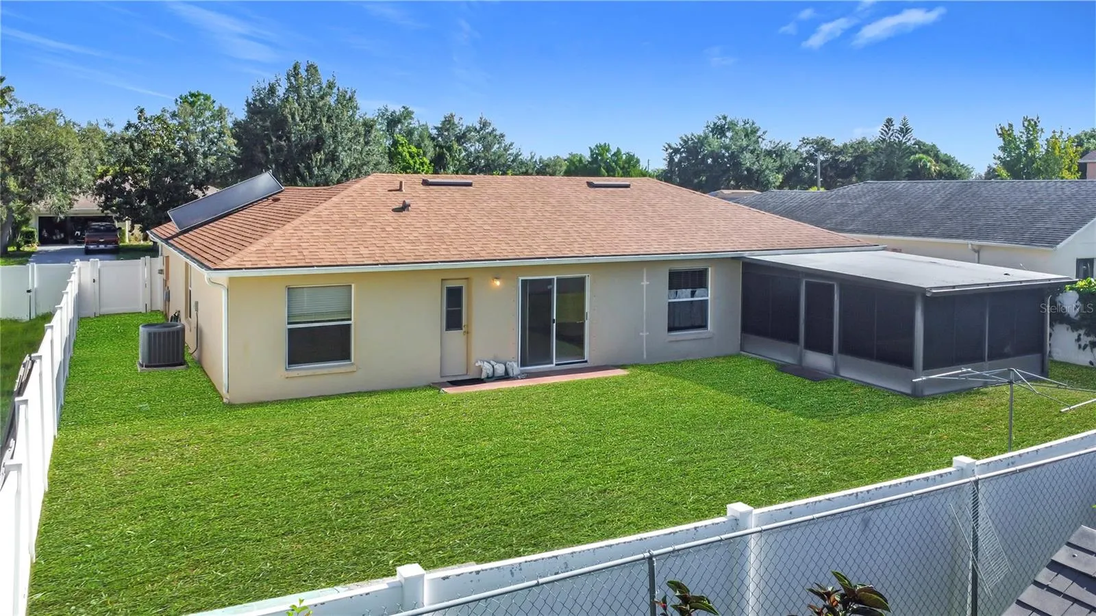 668 STERLING DR