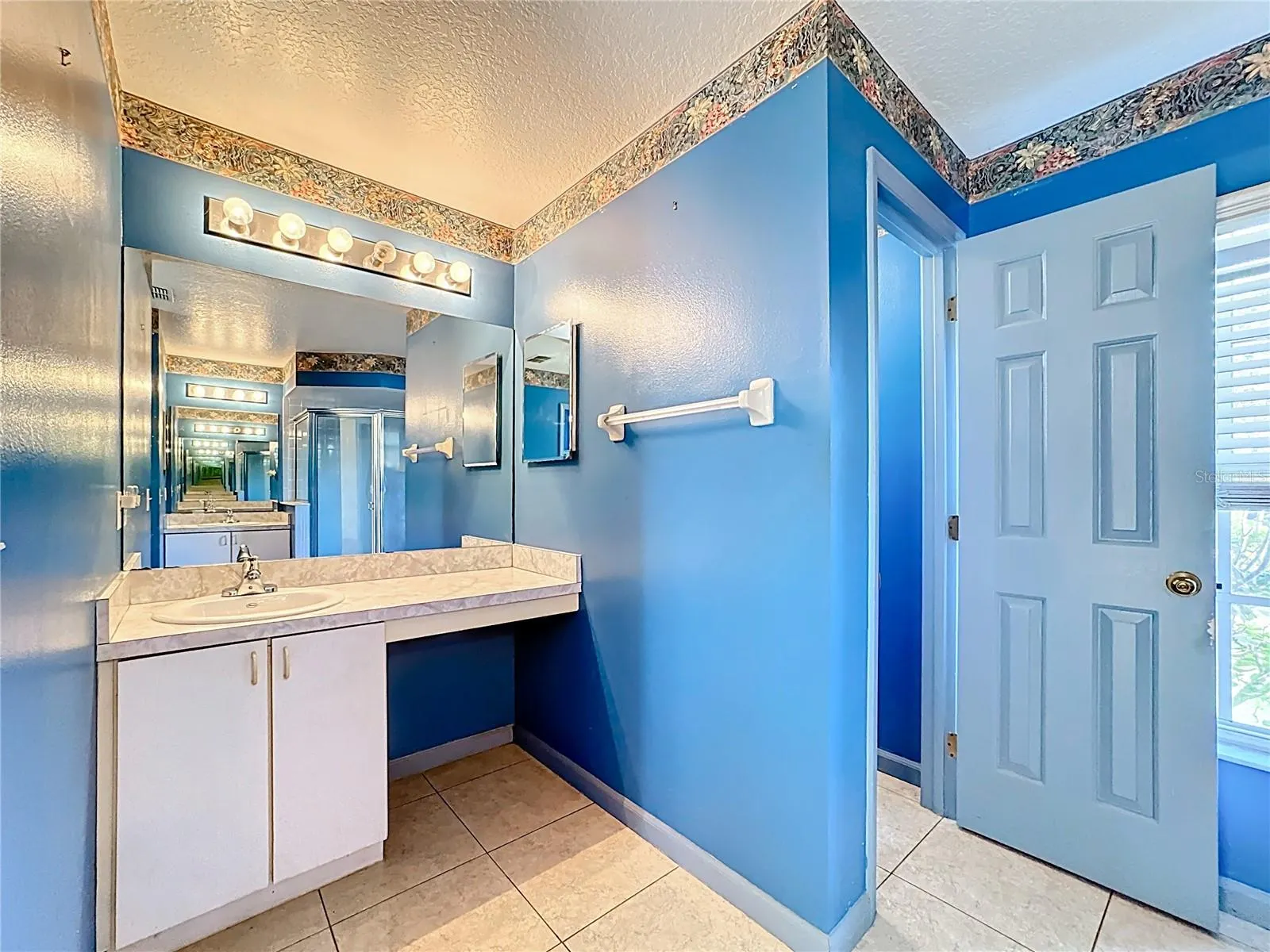 668 STERLING DR