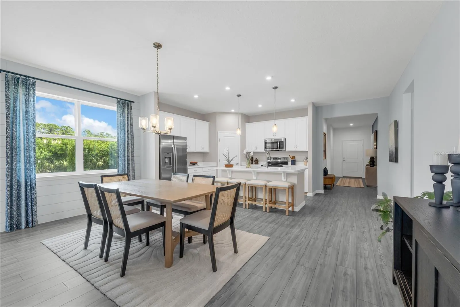 1962 HORSETAIL DR