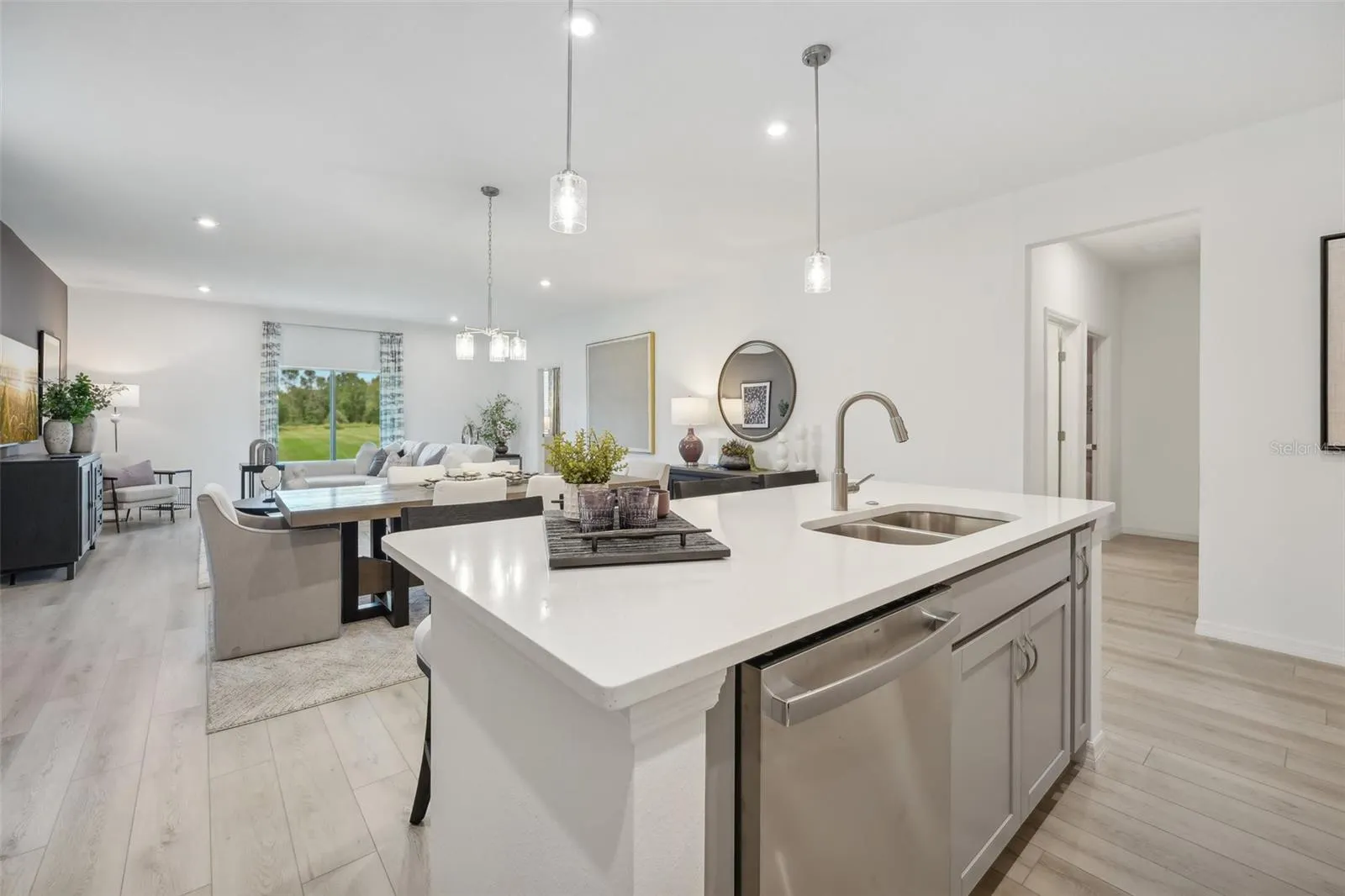 1962 HORSETAIL DR
