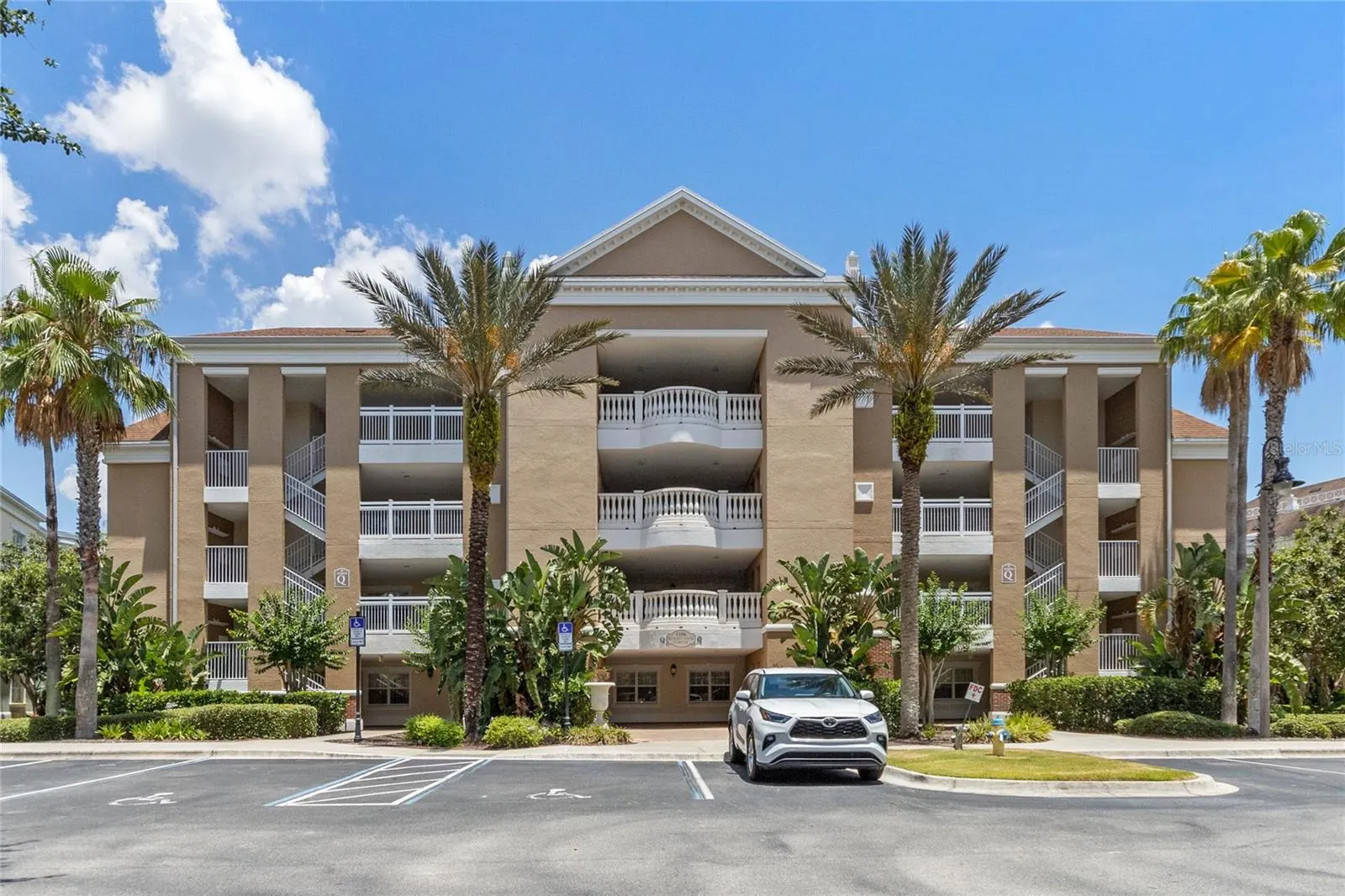 1106 SUNSET VIEW CIR #201, #201