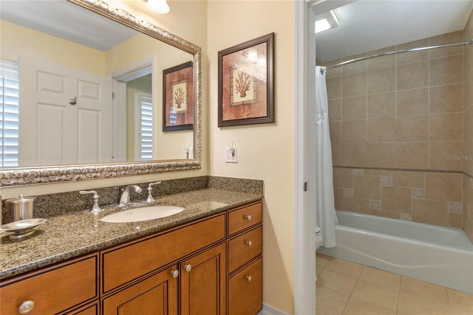 1106 SUNSET VIEW CIR #201, #201