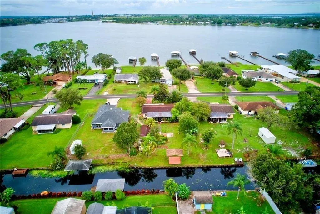 1557 LAKE CLAY DR