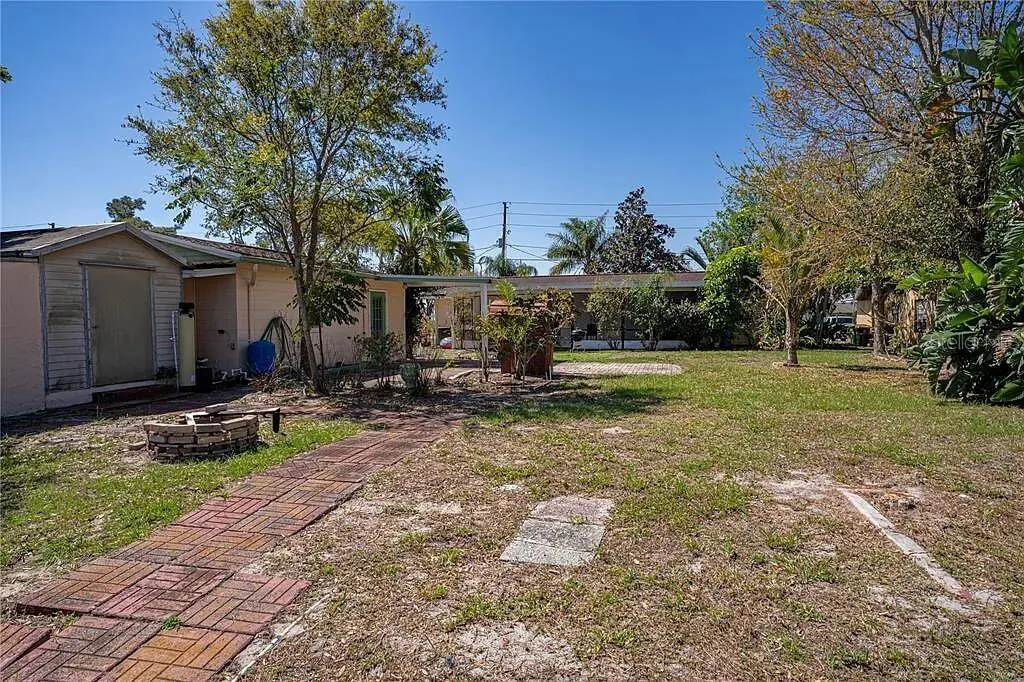 1557 LAKE CLAY DR
