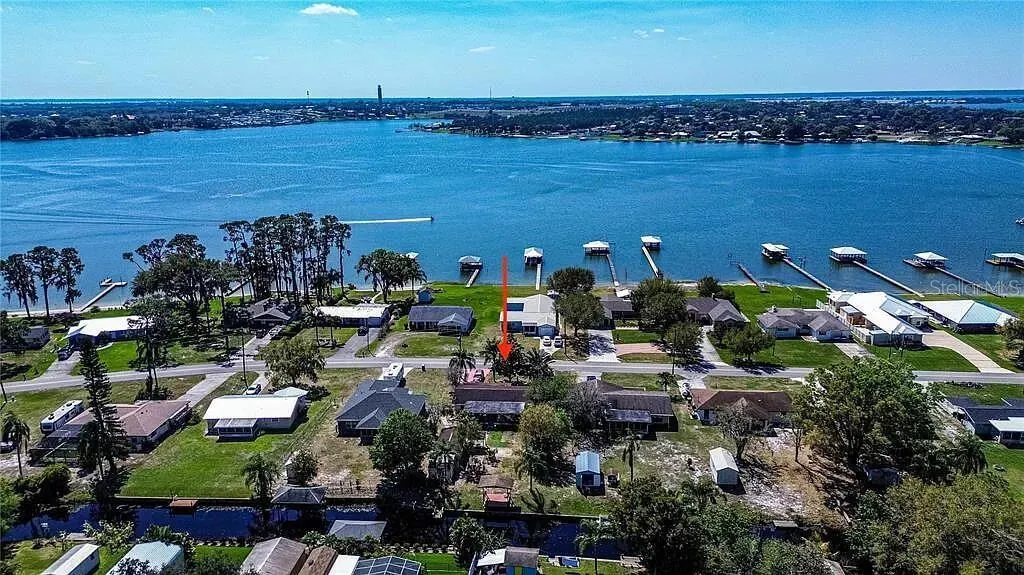 1557 LAKE CLAY DR