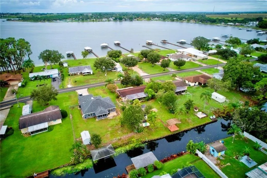 1557 LAKE CLAY DR