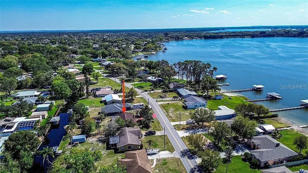 1557 LAKE CLAY DR