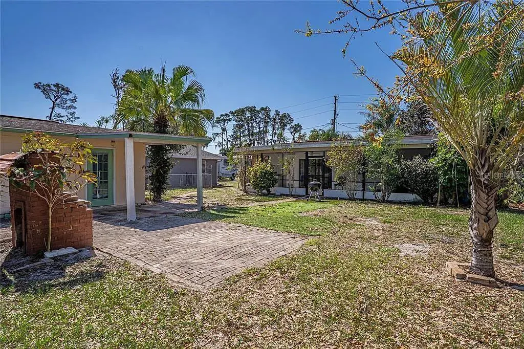1557 LAKE CLAY DR